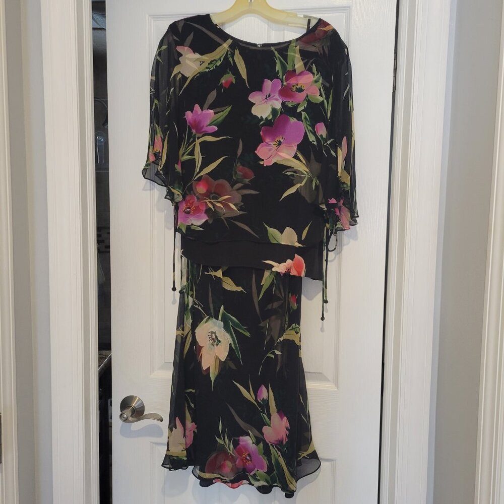 Adriana Papell Flowered Skirt Set Size 14 100% Silk Outer Layer